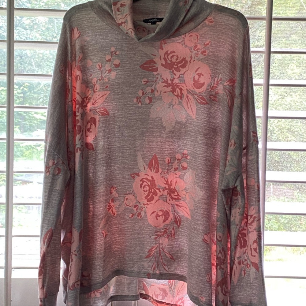 Women’s L Grey Floral Long-Sleeved Top (NEW)